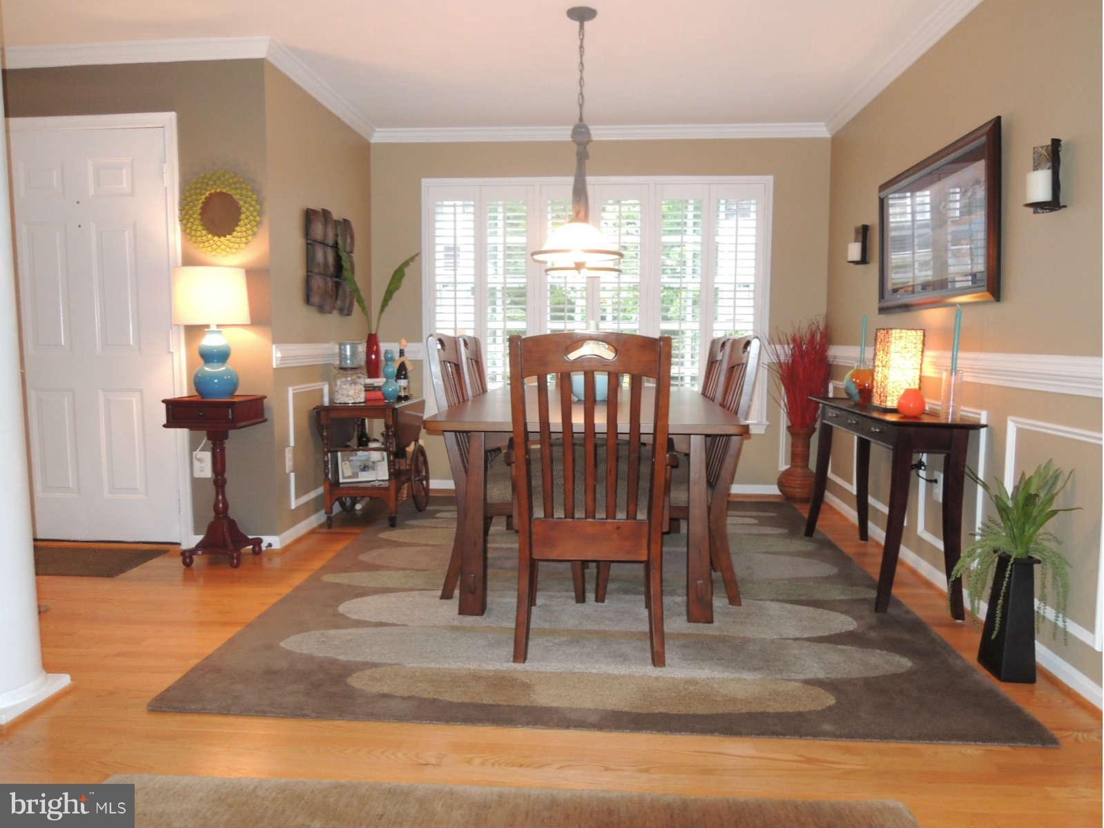 1249 Lamplighter Way Reston, VA 20194 - Photo 8 of 18 Living Room
