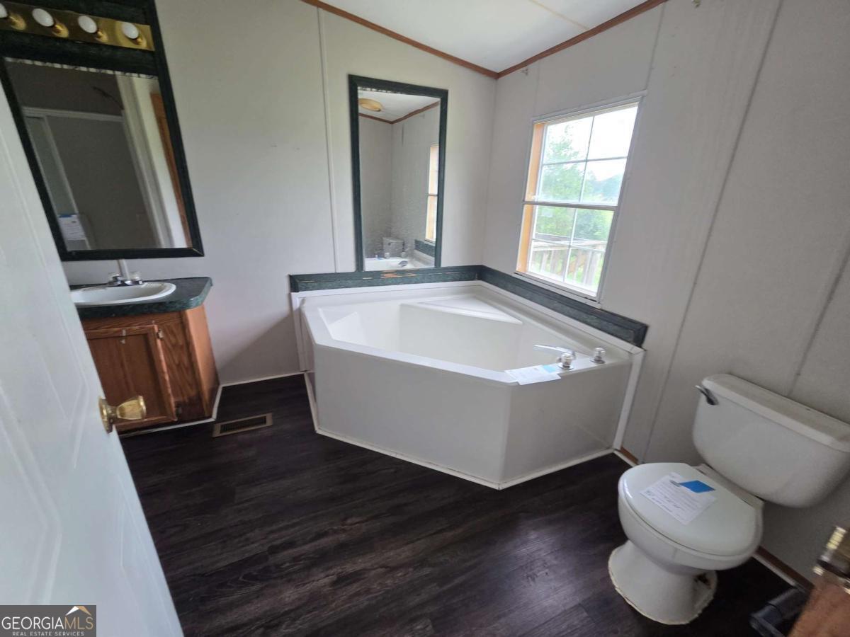 147 Barn Rd Circle Jesup, GA 31545 - Photo 8 of 9