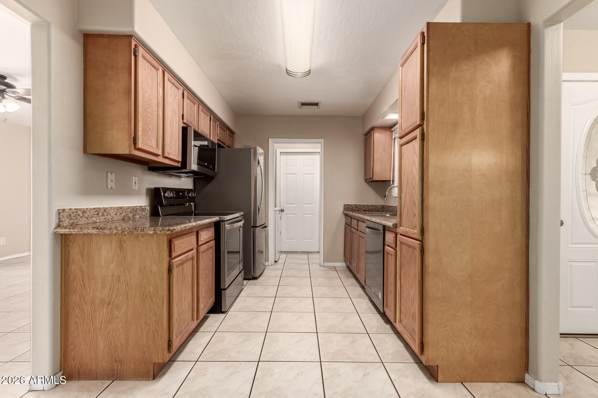 3613 South Kenneth Place Tempe, AZ 85282 - Photo 6 of 15 Kitchen