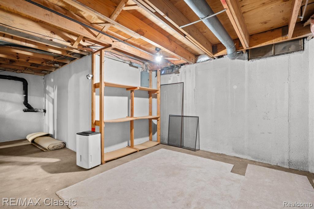 23127 Farmington Road Farmington, MI 48336 - Photo 47 of 51 Gallery Image 47