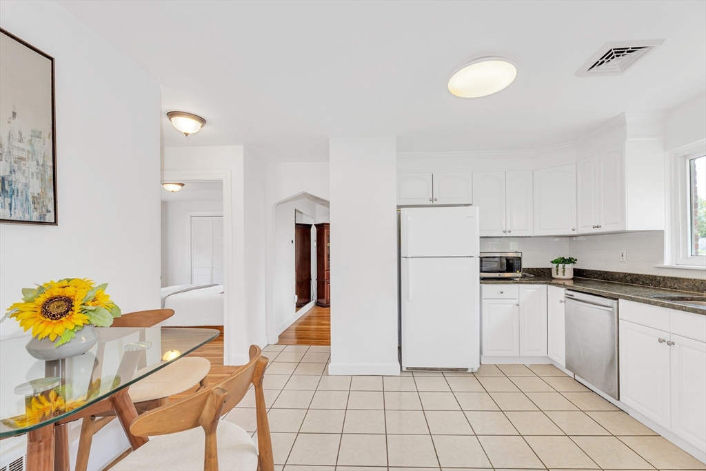 5 Spinney Street, Unit 2 Boston, MA 02132 - Photo 9 of 27