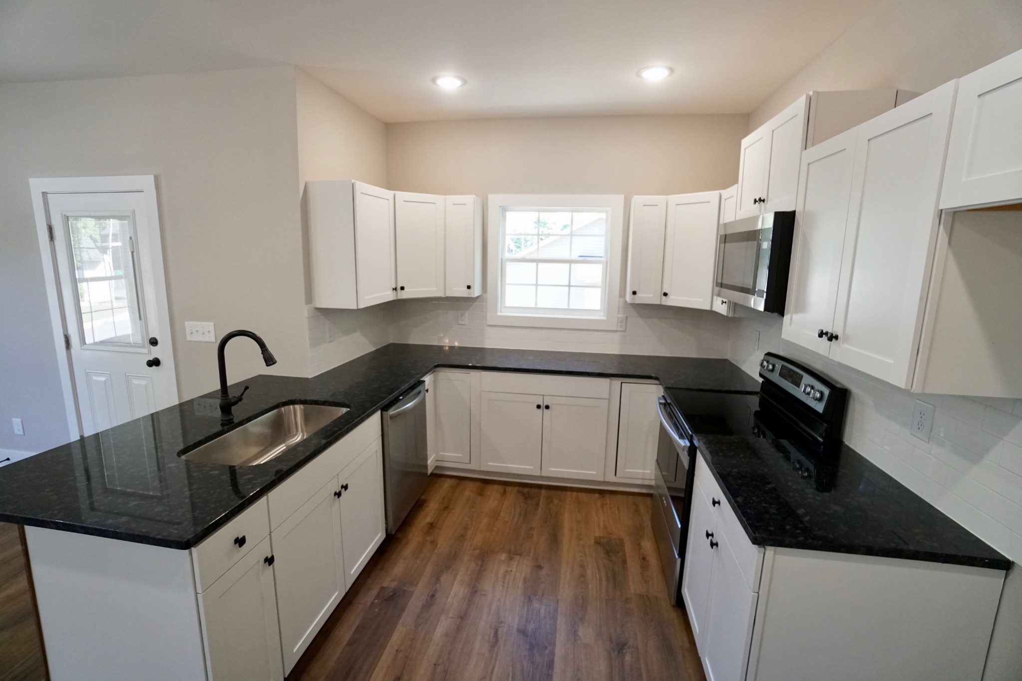 643 17th Avenue West Springfield, TN 37172 - Photo 8 of 18 Gallery Image 8
