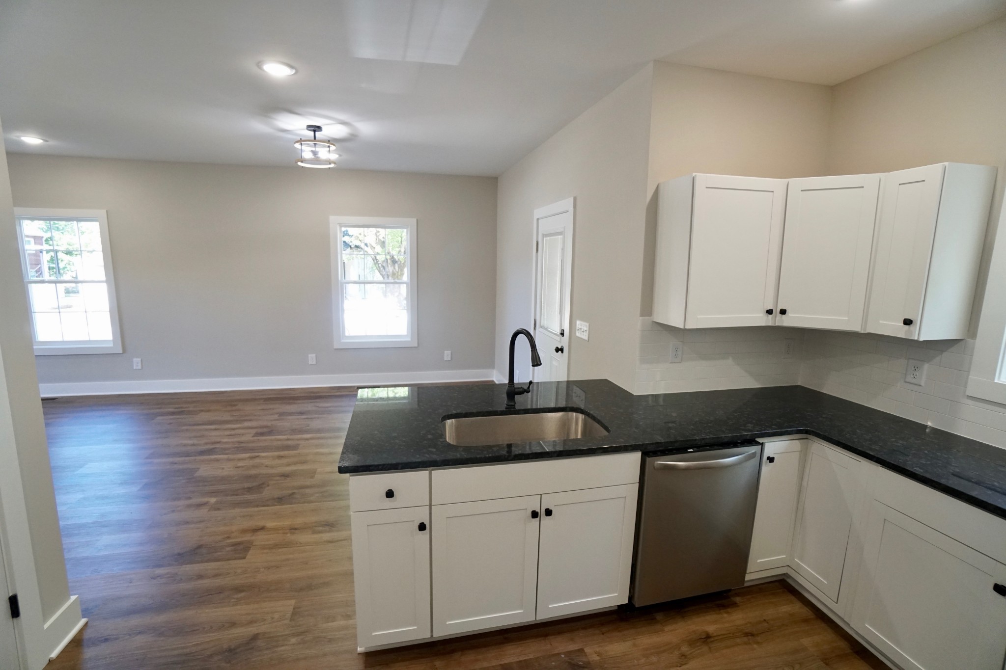 643 17th Avenue West Springfield, TN 37172 - Photo 9 of 18 Gallery Image 9