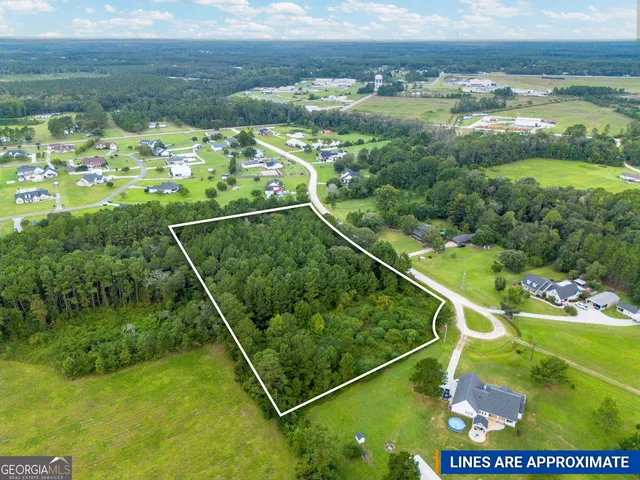a view of a tennis court