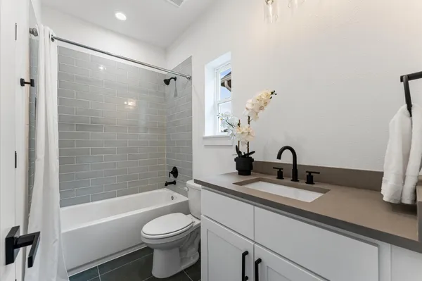 $329,900 | 6423 Madrid Street, Houston, TX 77021