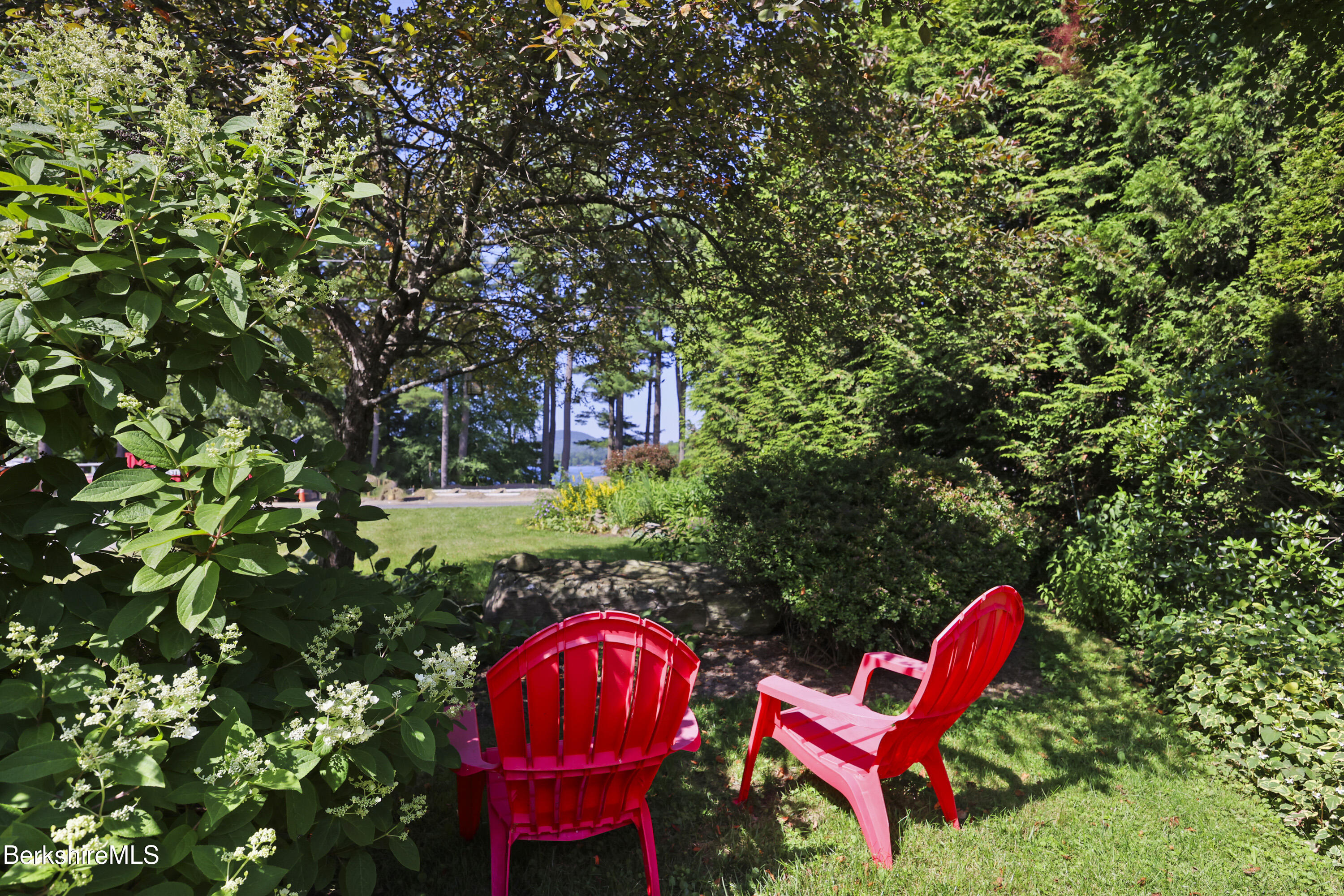 83 Hancock Road Pittsfield, MA 01201 - Photo 3 of 51 Pontoosuc The Tall Pines View