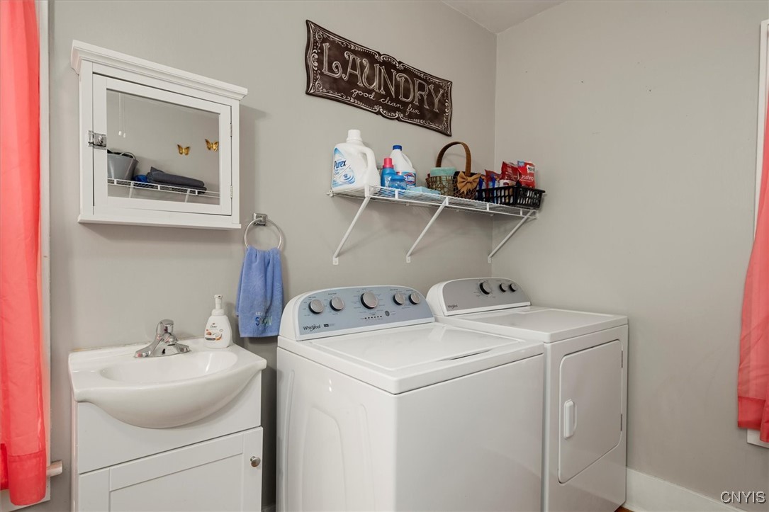 155 Maplehurst Avenue Syracuse, NY 13208 - Photo 10 of 41