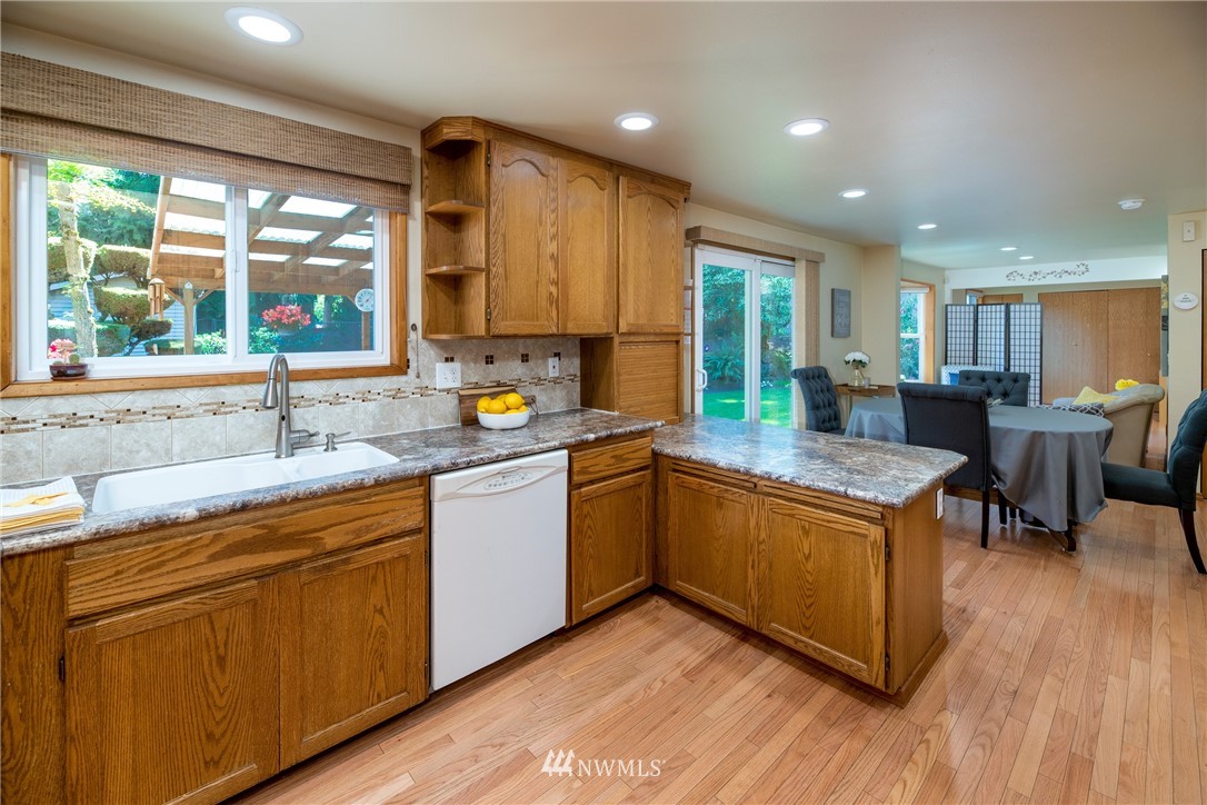 14003 Southeast 142nd Street Renton, WA 98059 - Photo 16 of 37
