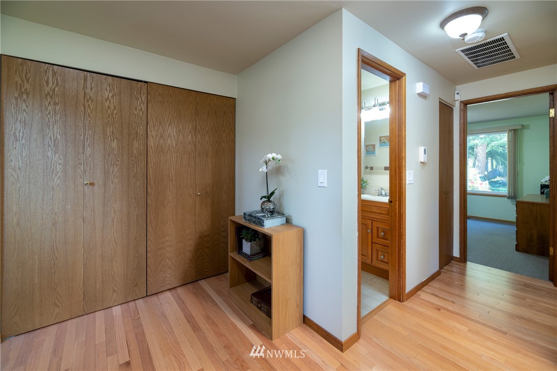 14003 Southeast 142nd Street Renton, WA 98059 - Photo 20 of 37