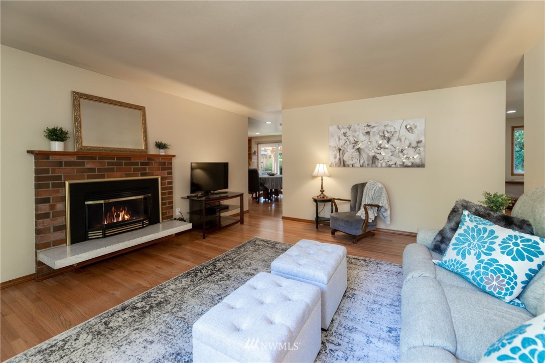 14003 Southeast 142nd Street Renton, WA 98059 - Photo 3 of 37