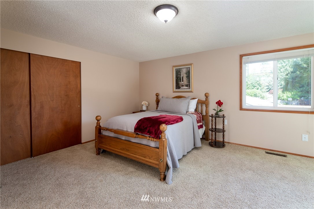 14003 Southeast 142nd Street Renton, WA 98059 - Photo 24 of 37