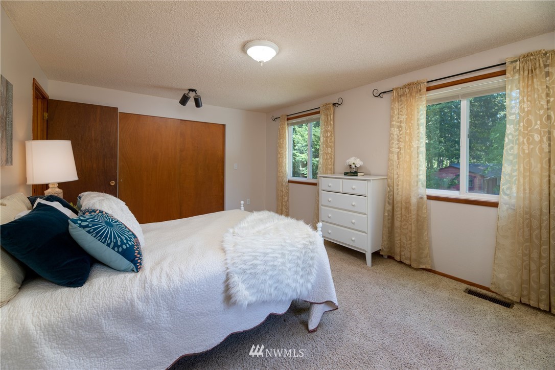 14003 Southeast 142nd Street Renton, WA 98059 - Photo 31 of 37