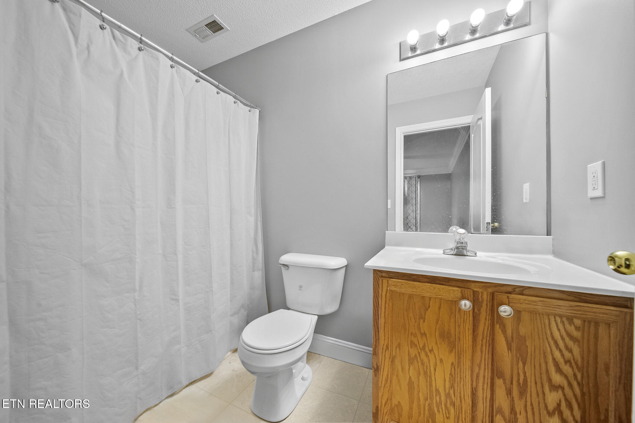 747 High Point Way Knoxville, TN 37912 - Photo 14 of 20 dsc02977_1 - Copy