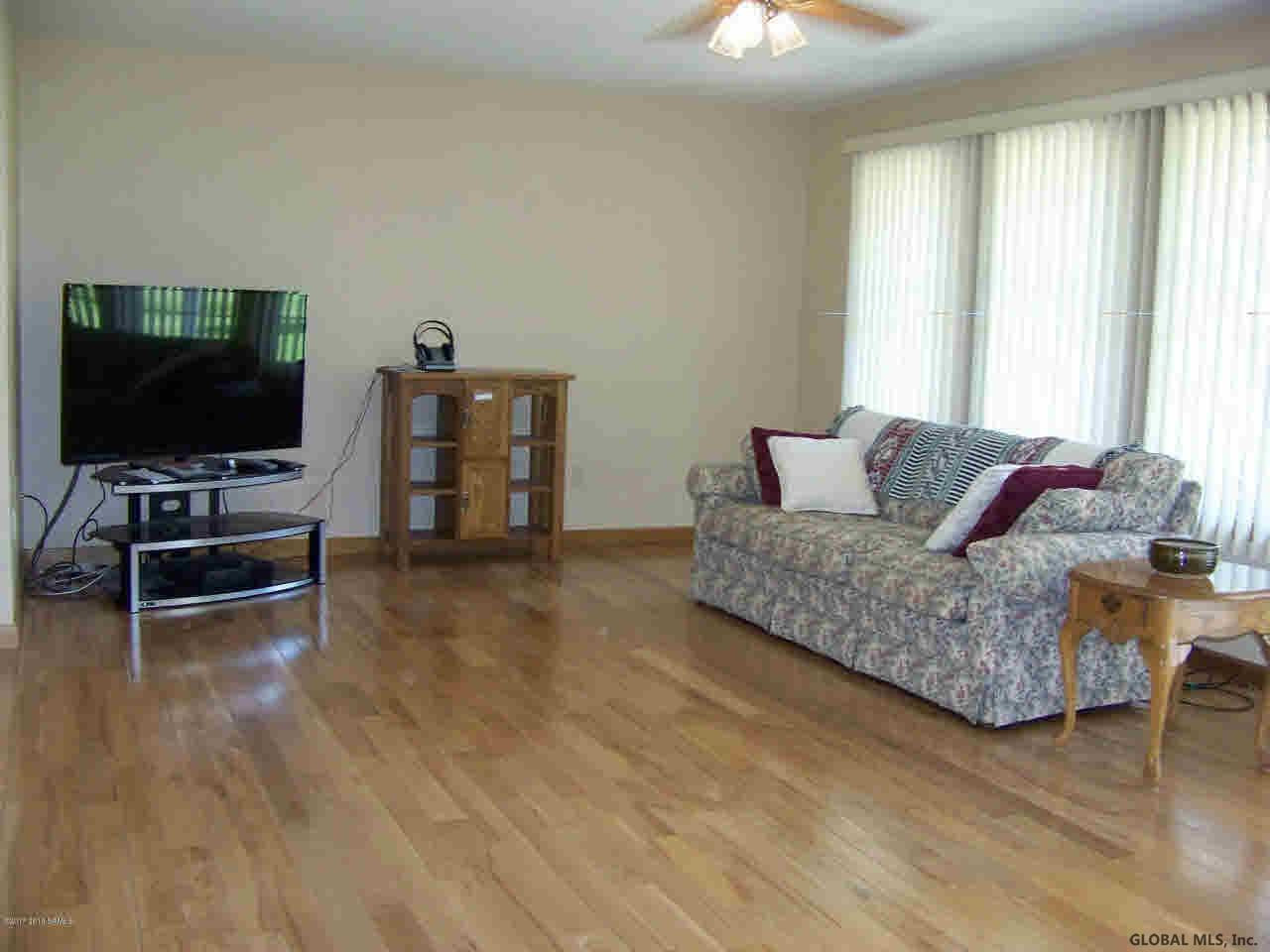 516 Gansevoort Road Moreau, NY 12828 - Photo 5 of 15 Photo 5