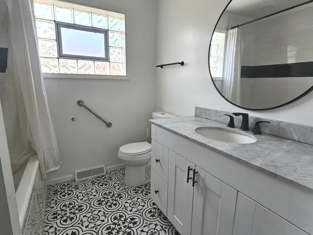 $269,000 | 678 Muskegon Avenue, Calumet City, IL 60409