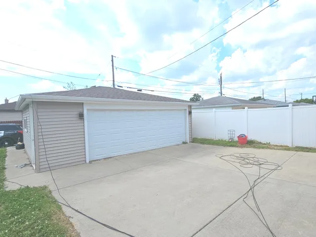 $269,000 | 678 Muskegon Avenue, Calumet City, IL 60409