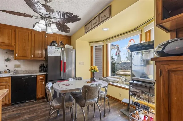 $875,000 | 6513 Southeast Ryan Road, Blue Springs, MO 64014