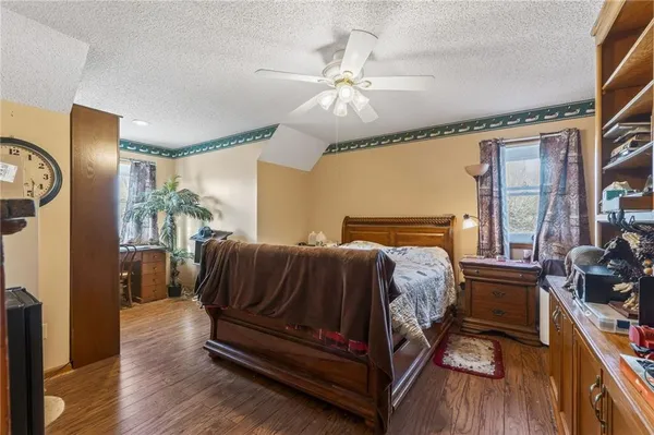 $860,000 | 6513 Southeast Ryan Road, Blue Springs, MO 64014