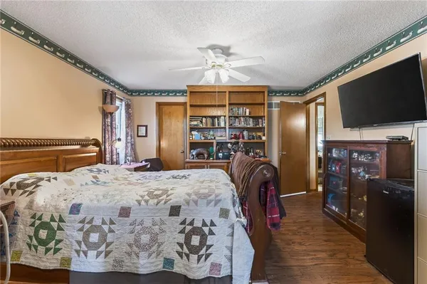 $860,000 | 6513 Southeast Ryan Road, Blue Springs, MO 64014