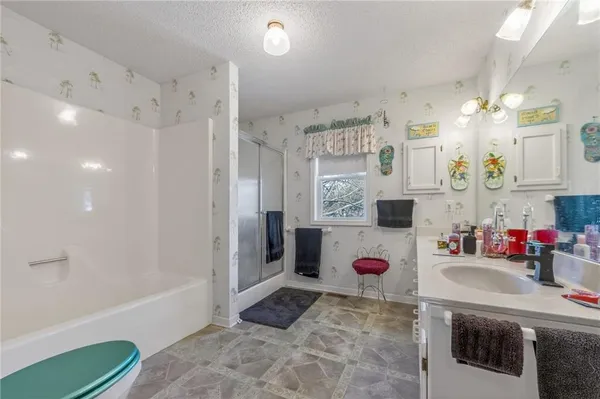 $860,000 | 6513 Southeast Ryan Road, Blue Springs, MO 64014