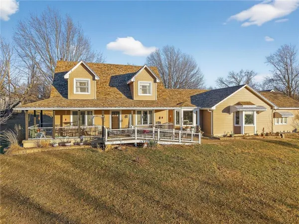 $860,000 | 6513 Southeast Ryan Road, Blue Springs, MO 64014