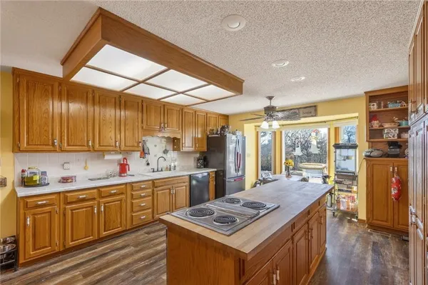 $860,000 | 6513 Southeast Ryan Road, Blue Springs, MO 64014