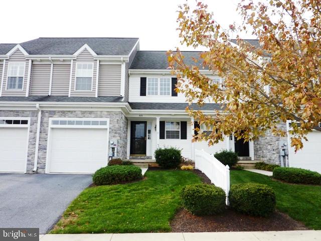 620 Courthouse Circle Lititz, PA 17543 - Photo 1 of 9 Gallery Image 1