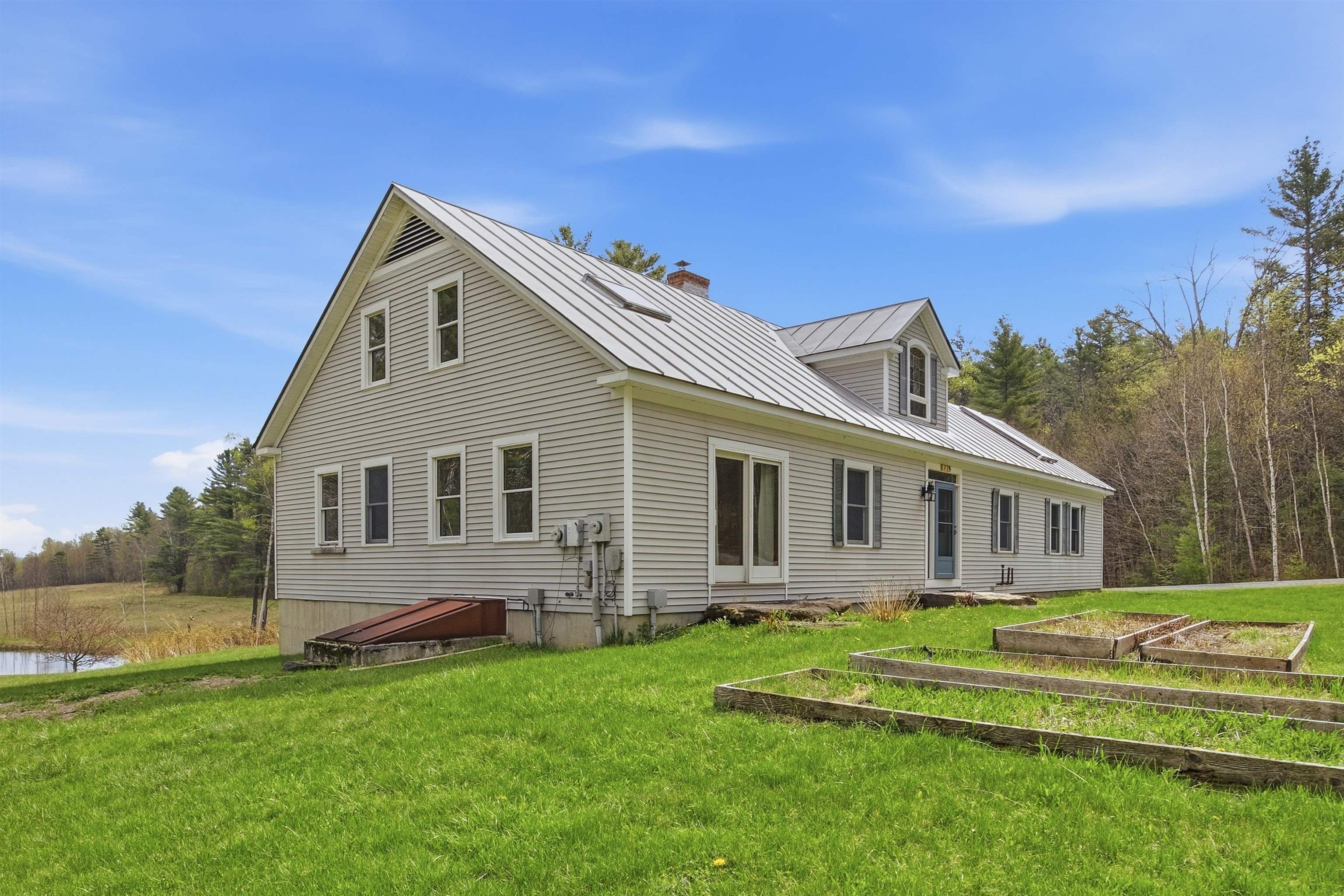228 Leonard Road Sharon, VT 05068 - Photo 25 of 56