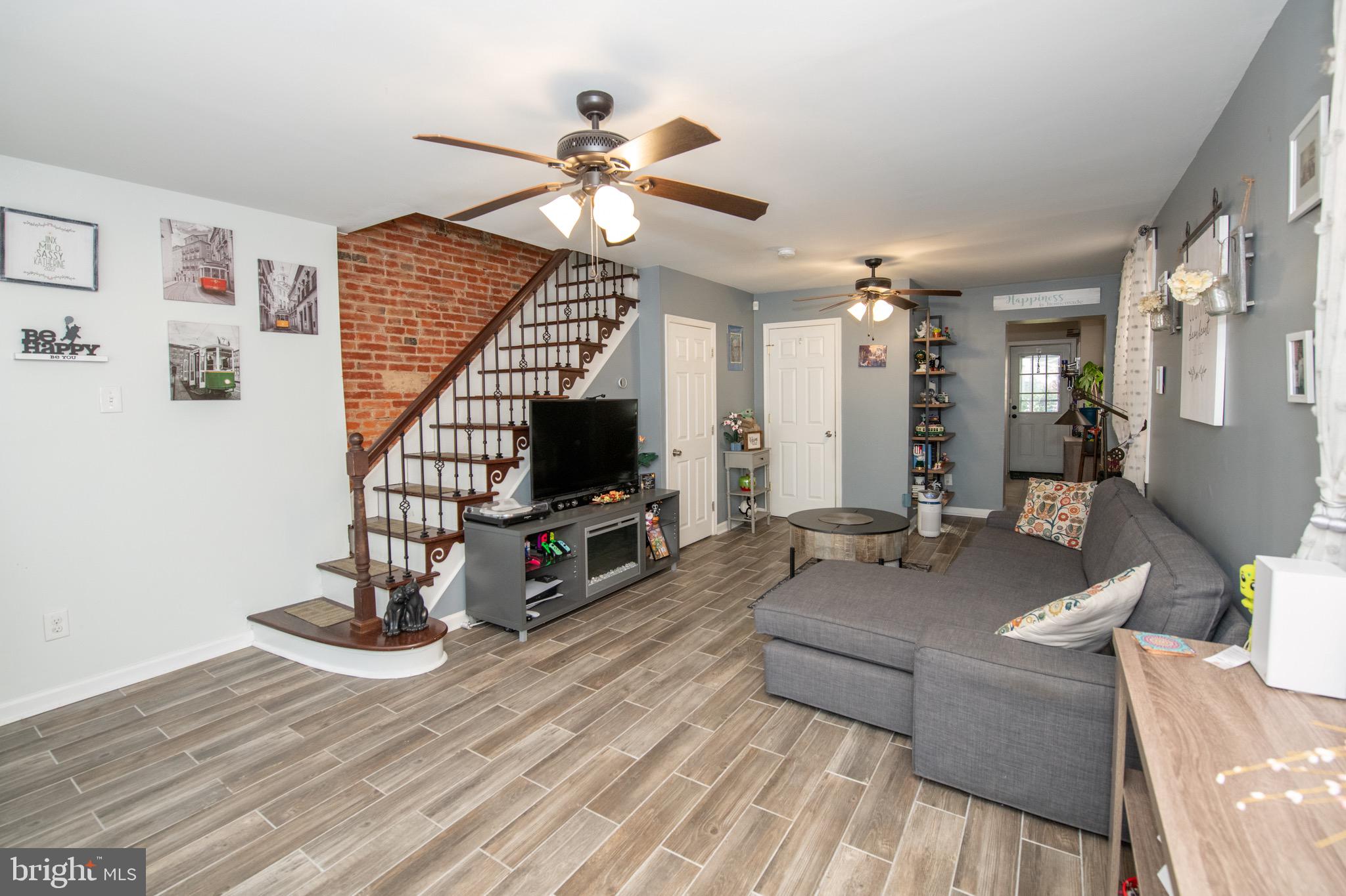 2734 Ash Street Philadelphia, PA 19137 - Photo 3 of 35