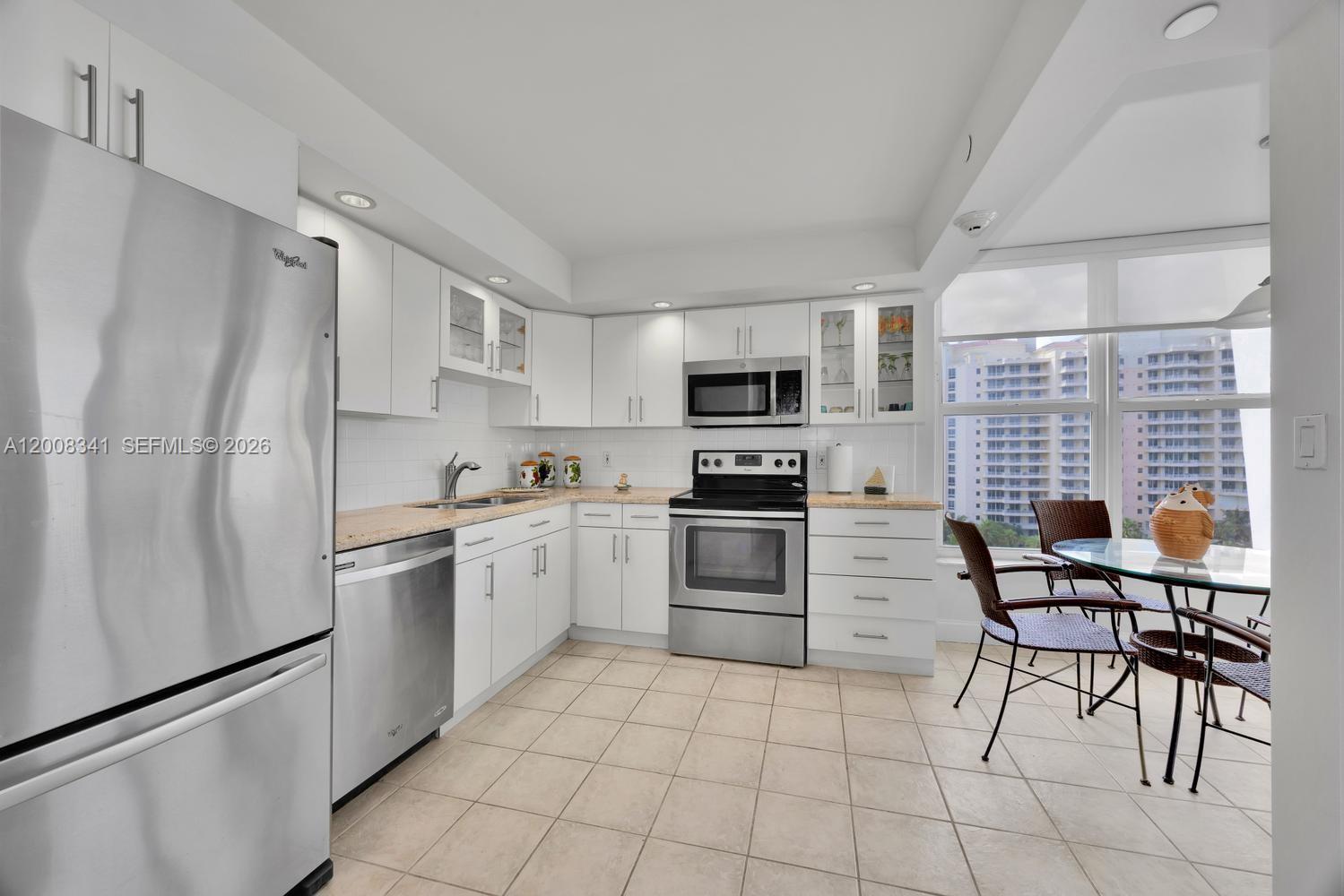 607 Ocean Drive, Unit 11K Key Biscayne, FL 33149 - Photo 11 of 37