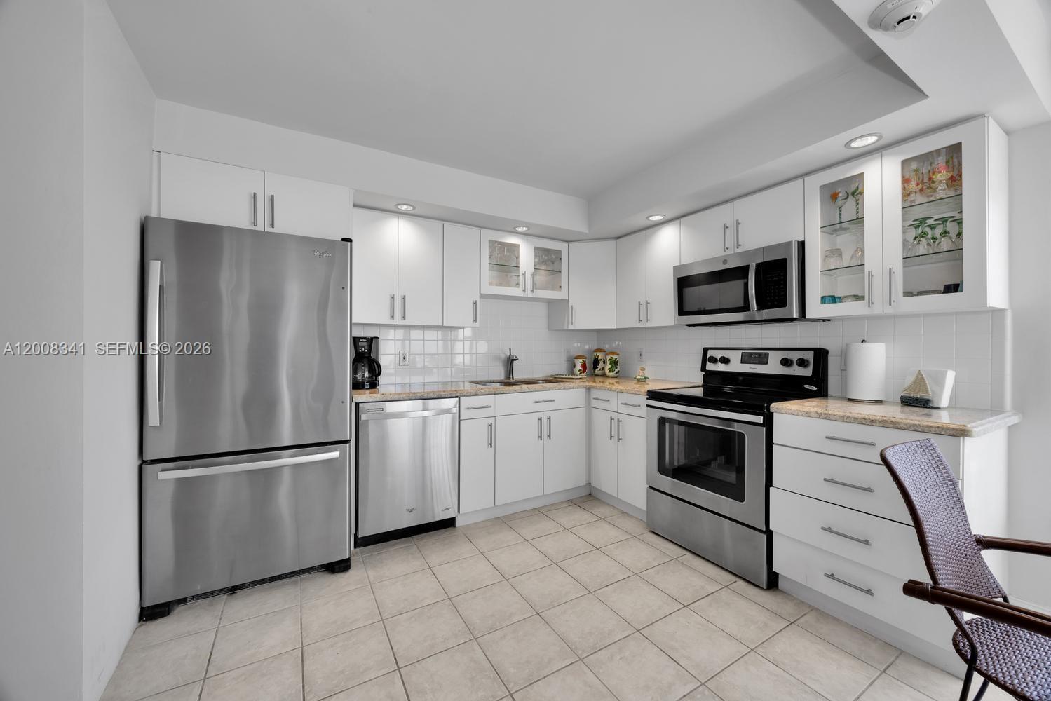 607 Ocean Drive, Unit 11K Key Biscayne, FL 33149 - Photo 12 of 37