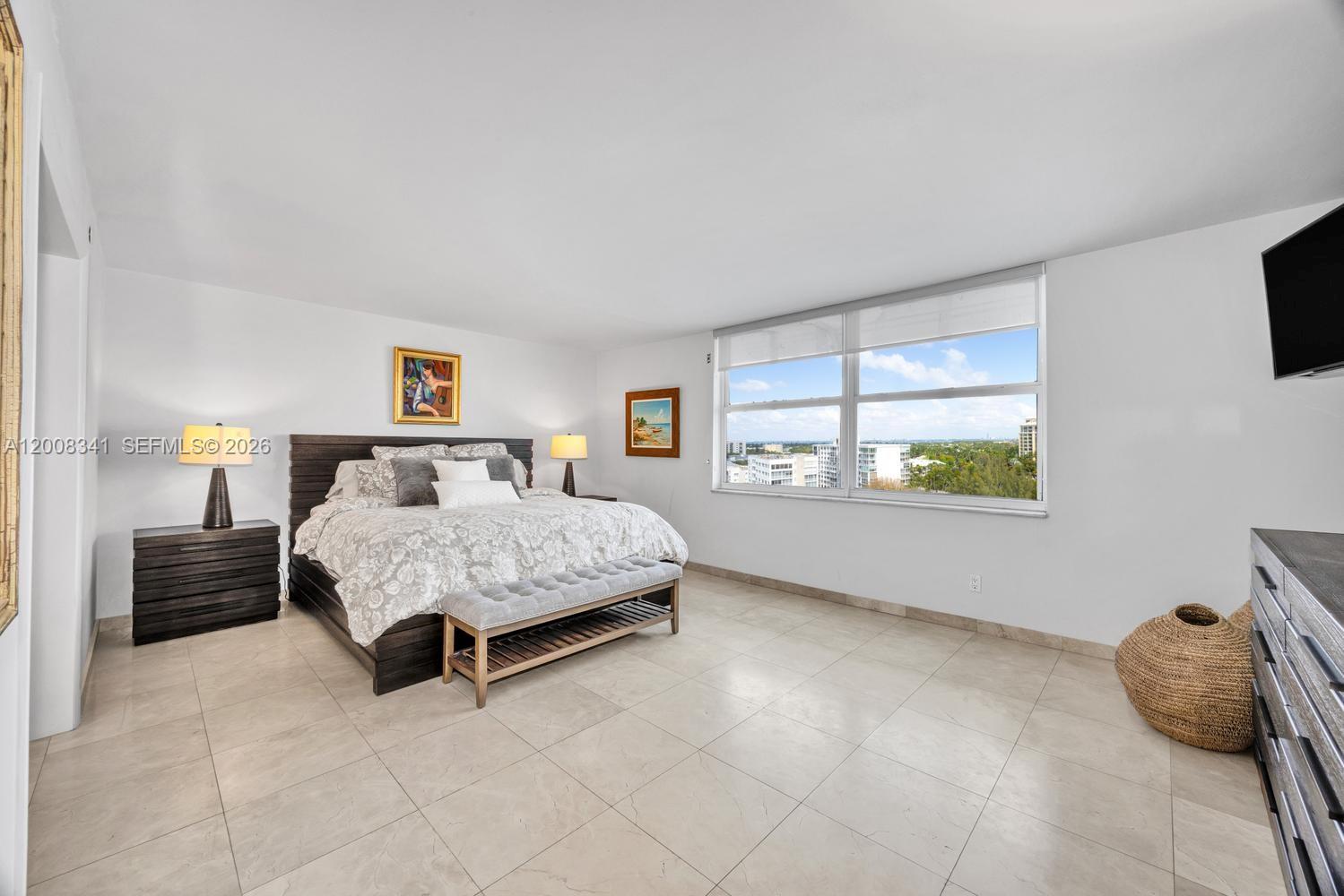 607 Ocean Drive, Unit 11K Key Biscayne, FL 33149 - Photo 15 of 37