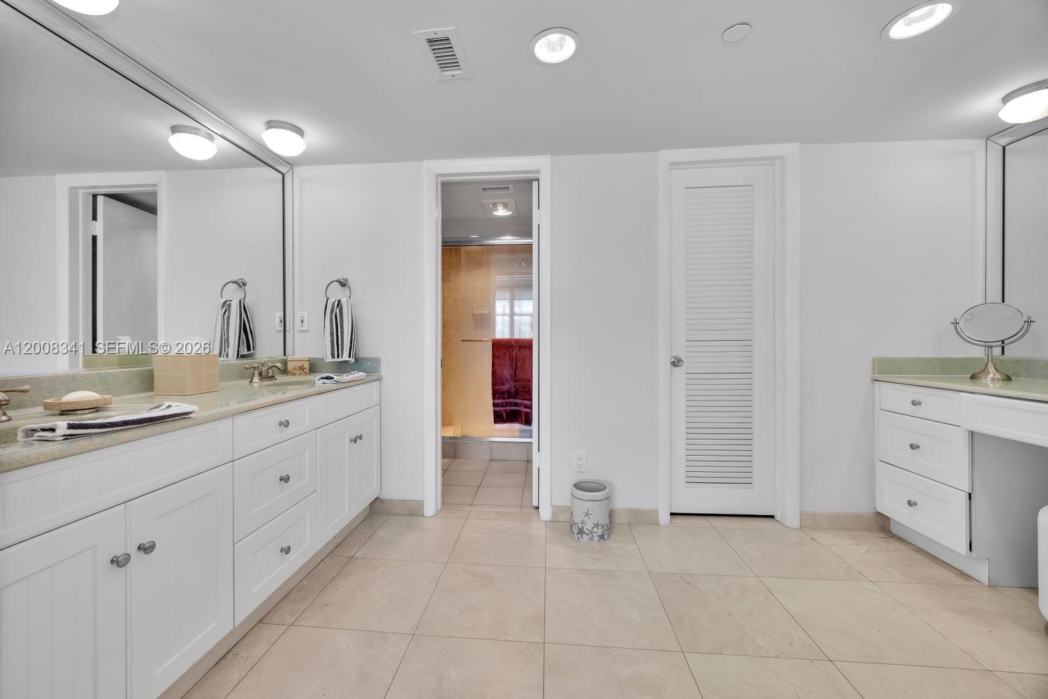 607 Ocean Drive, Unit 11K Key Biscayne, FL 33149 - Photo 17 of 37