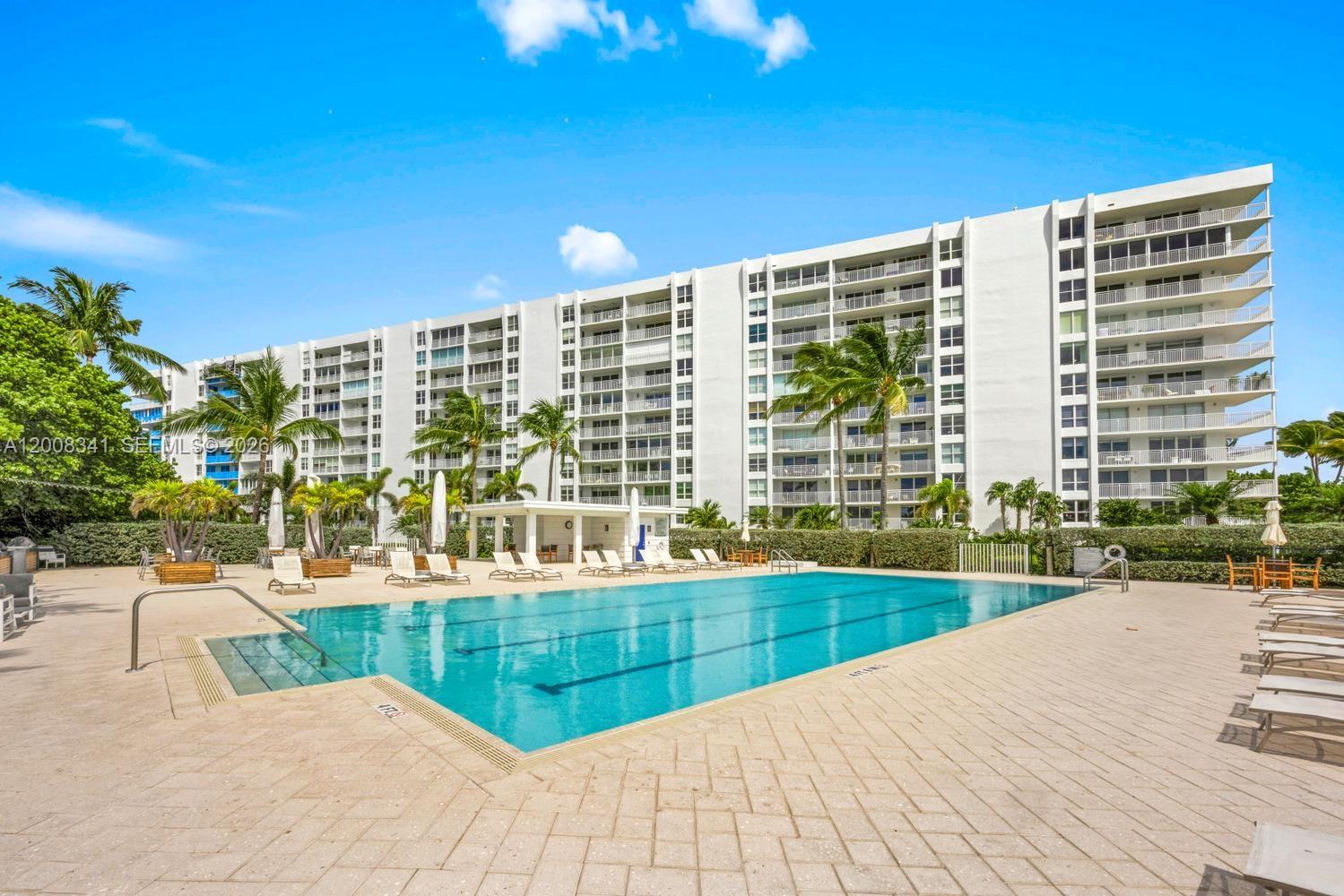 607 Ocean Drive, Unit 11K Key Biscayne, FL 33149 - Photo 2 of 37