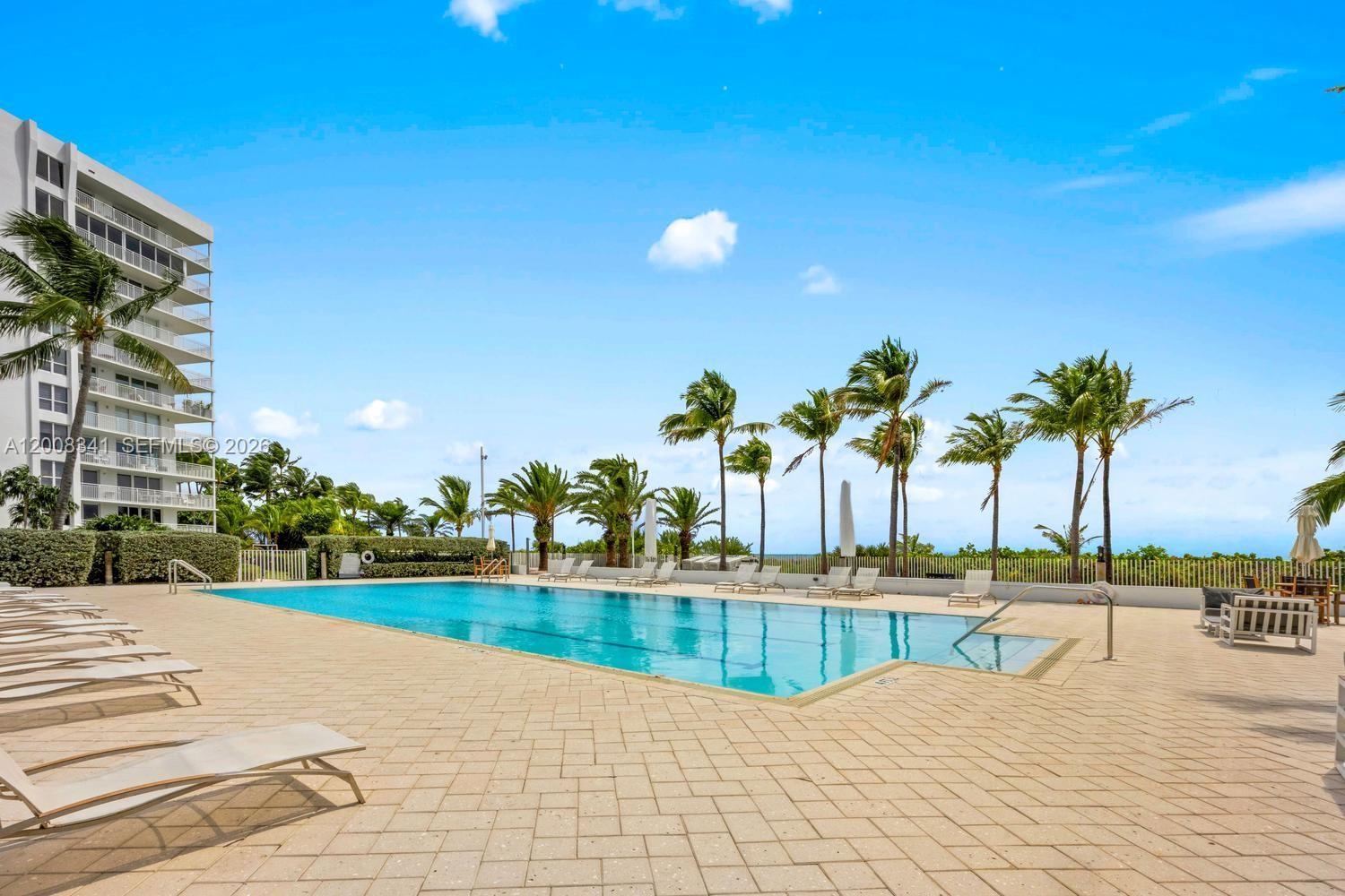 607 Ocean Drive, Unit 11K Key Biscayne, FL 33149 - Photo 26 of 37