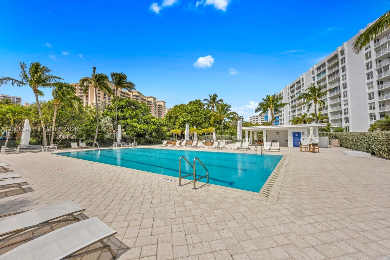 607 Ocean Drive, Unit 11K Key Biscayne, FL 33149 - Photo 27 of 37