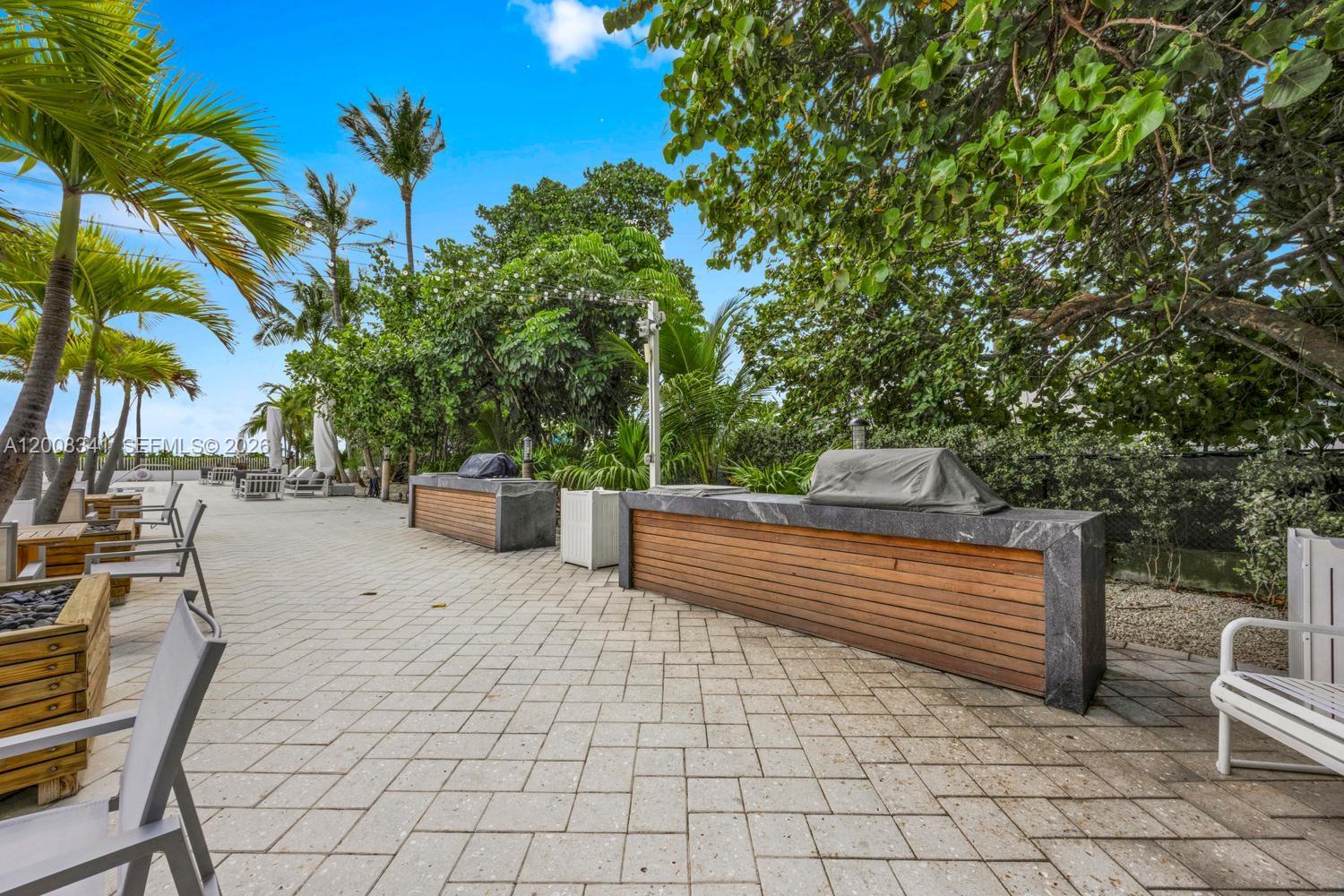 607 Ocean Drive, Unit 11K Key Biscayne, FL 33149 - Photo 29 of 37