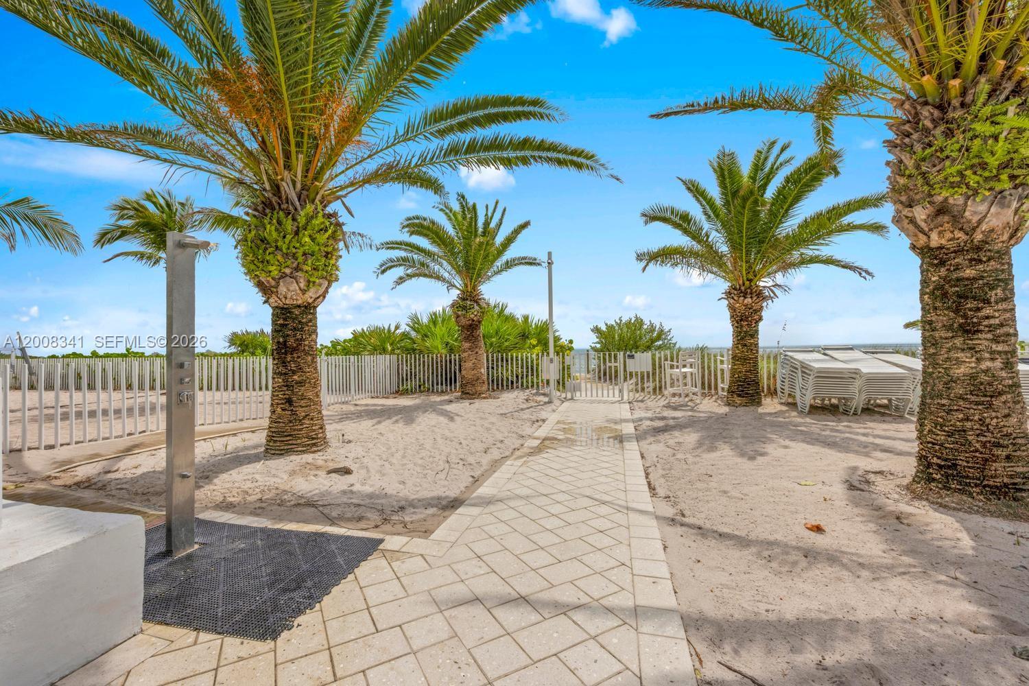 607 Ocean Drive, Unit 11K Key Biscayne, FL 33149 - Photo 30 of 37