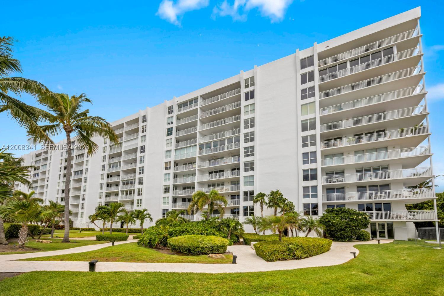 607 Ocean Drive, Unit 11K Key Biscayne, FL 33149 - Photo 3 of 37
