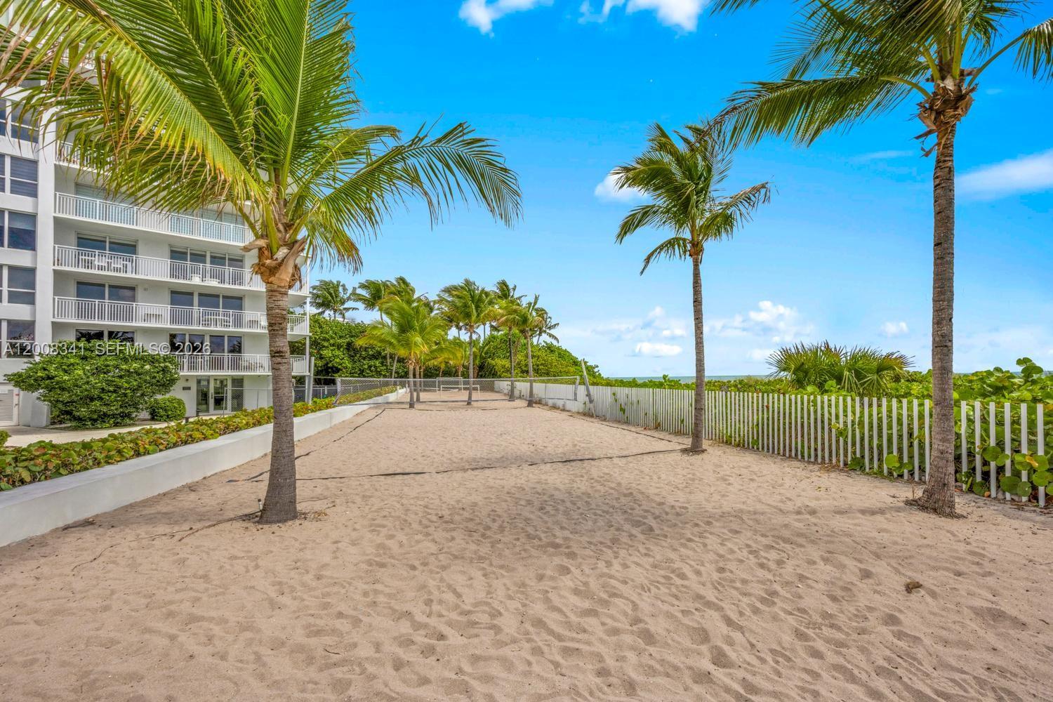 607 Ocean Drive, Unit 11K Key Biscayne, FL 33149 - Photo 31 of 37