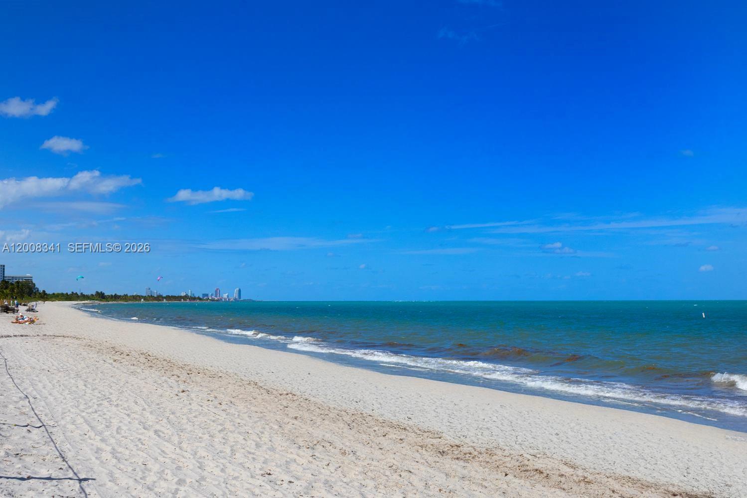607 Ocean Drive, Unit 11K Key Biscayne, FL 33149 - Photo 34 of 37