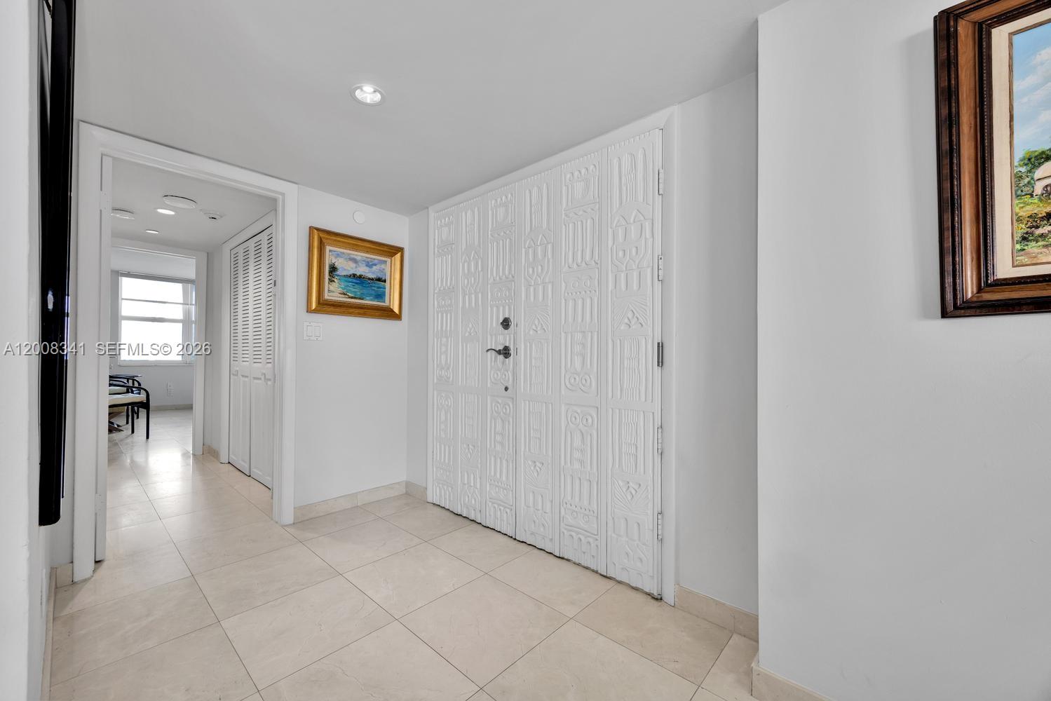 607 Ocean Drive, Unit 11K Key Biscayne, FL 33149 - Photo 5 of 37