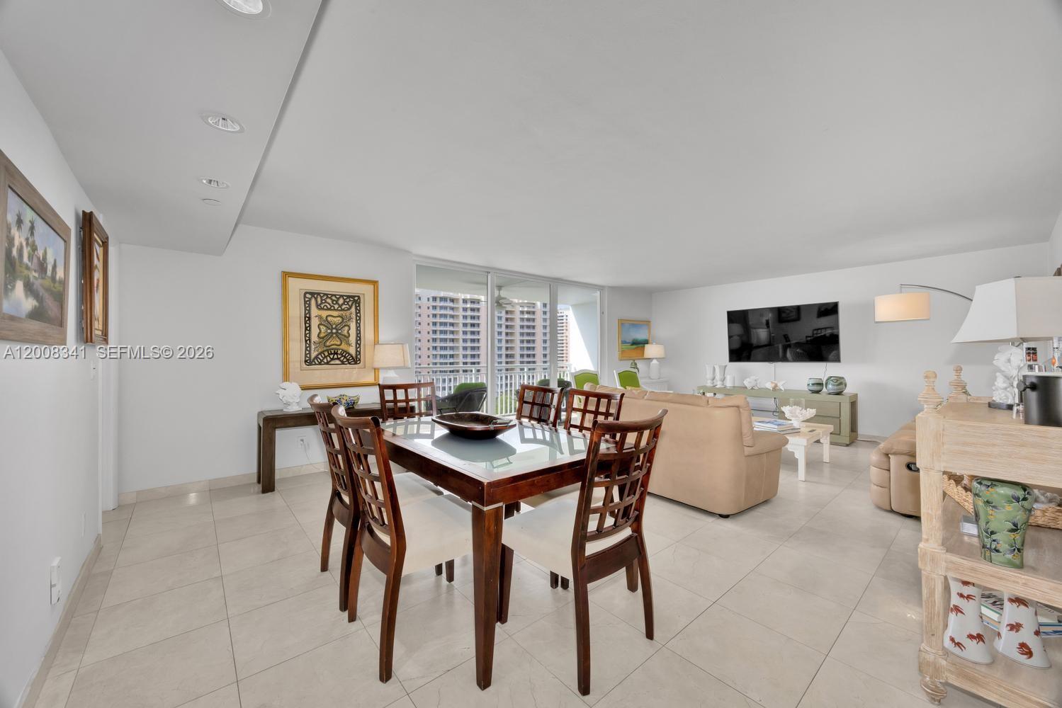 607 Ocean Drive, Unit 11K Key Biscayne, FL 33149 - Photo 6 of 37