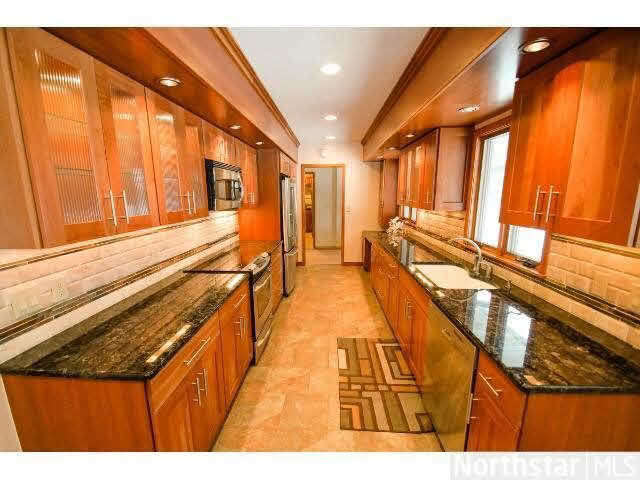 40 Mallard Road North Oaks, MN 55127 - Photo 2 of 18