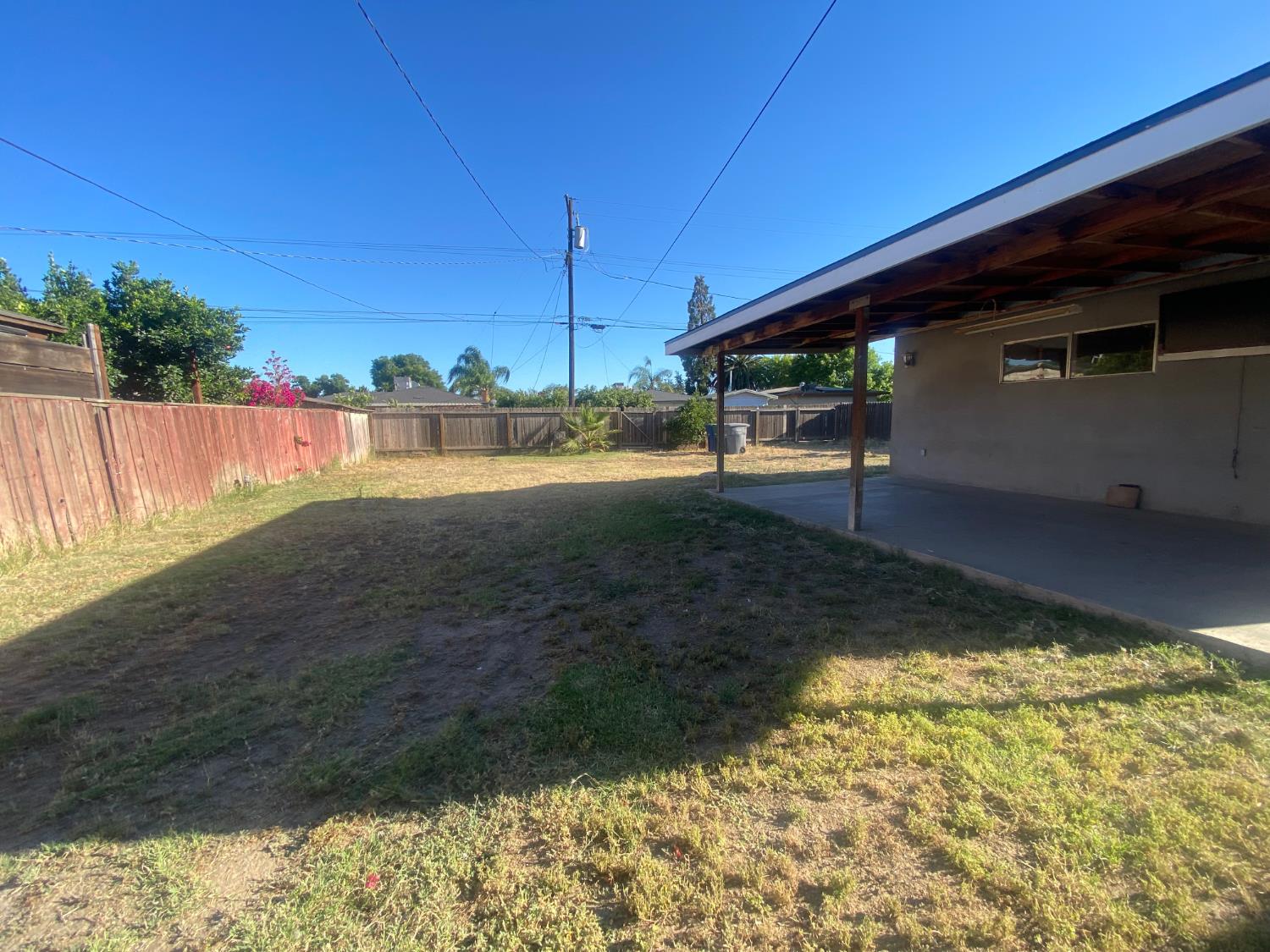 333 East Linden Avenue Reedley, CA 93654 - Photo 21 of 21 a view of a backyard