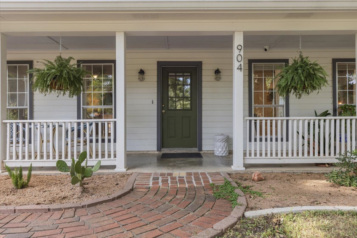 904 Spring Street Bastrop, TX 78602 - Photo 10 of 40