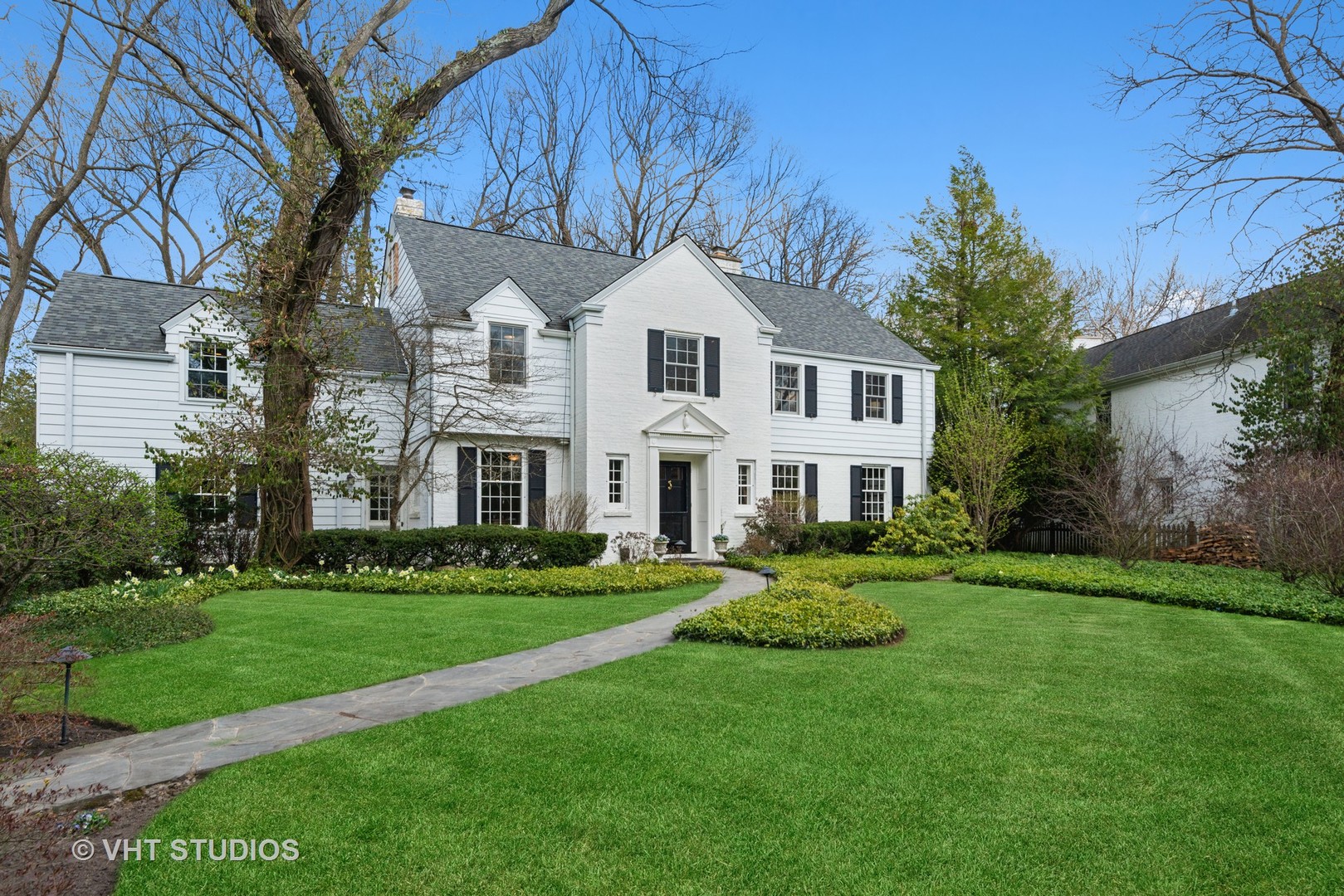 181 Apple Tree Road Winnetka, IL 60093 - Photo 2 of 25 Gallery Image 2