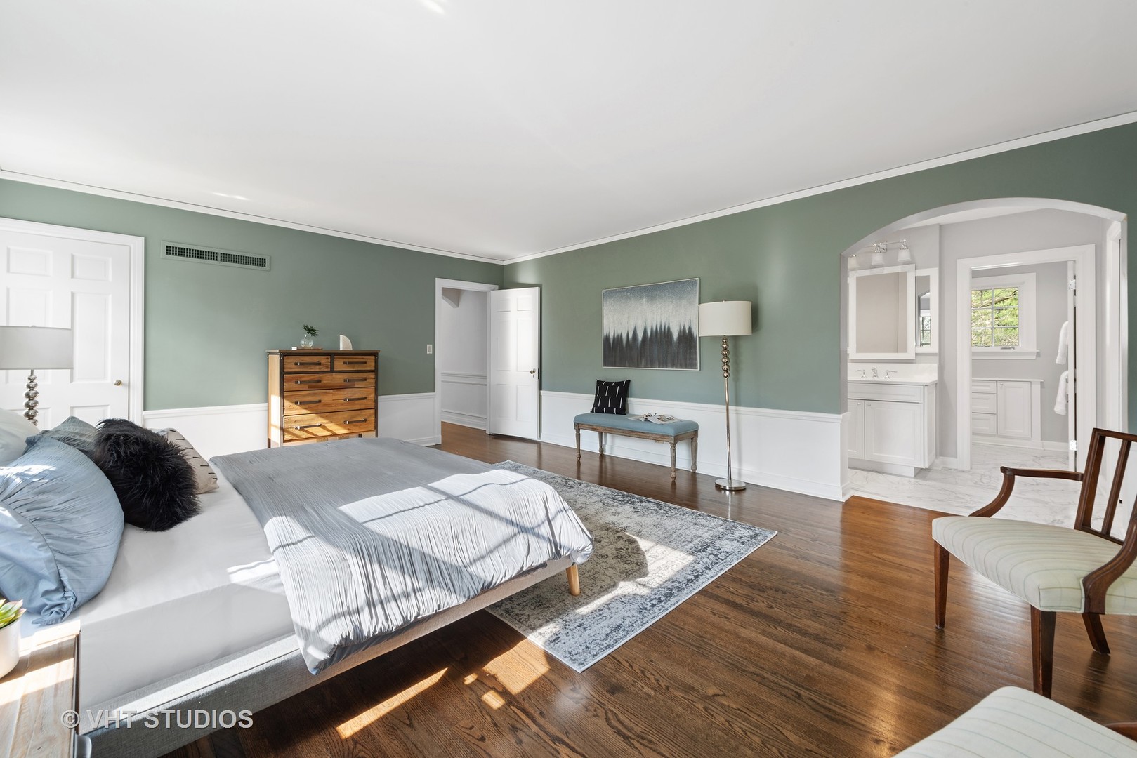 181 Apple Tree Road Winnetka, IL 60093 - Photo 14 of 25 Gallery Image 14