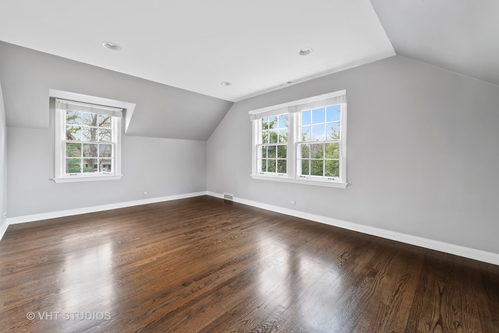 181 Apple Tree Road Winnetka, IL 60093 - Photo 20 of 25 Gallery Image 20