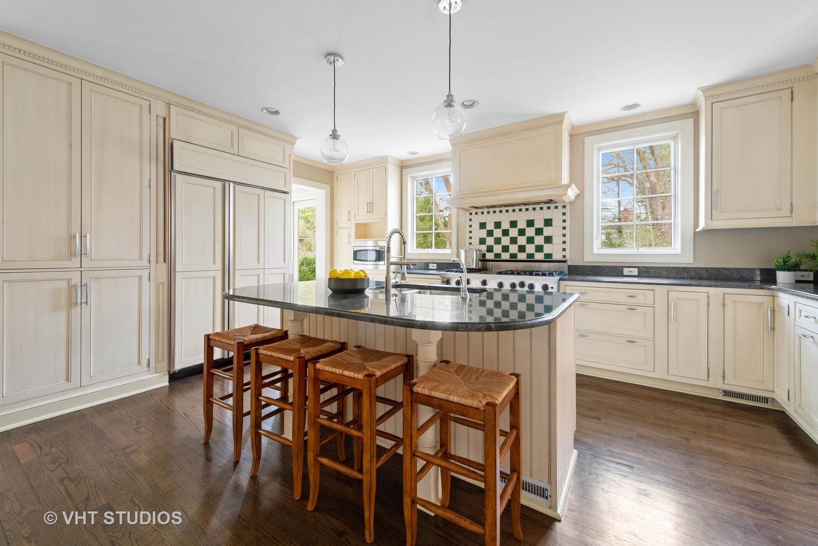 181 Apple Tree Road Winnetka, IL 60093 - Photo 7 of 25 Gallery Image 7